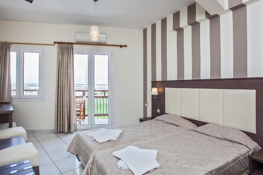 Akti Fine Rooms Skopelos Town Room photo